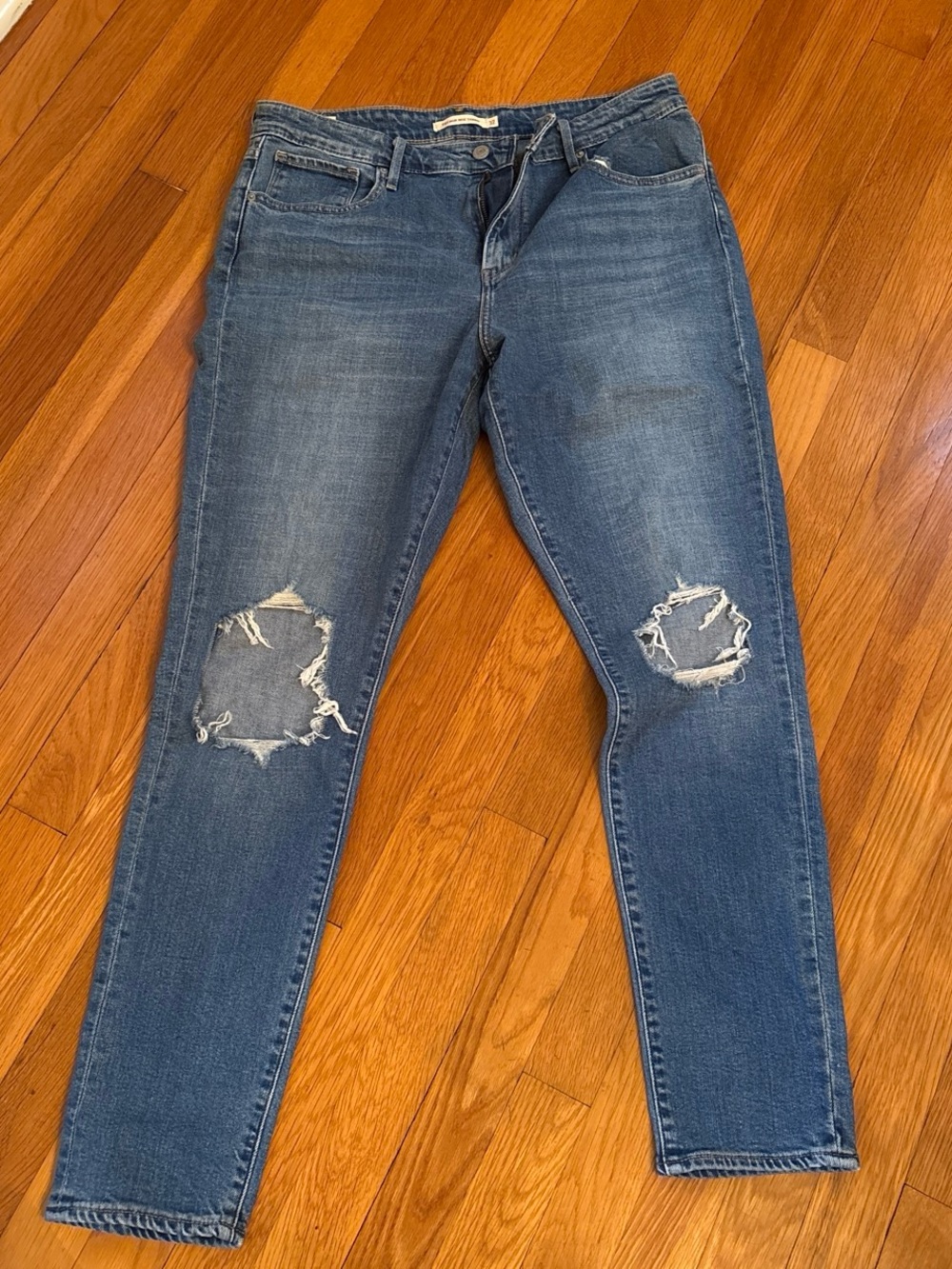 Levi's 721 high rise skinny Distressed Jeans size 32